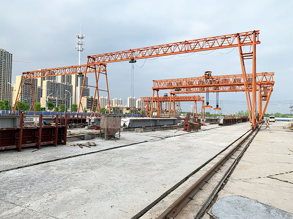 云南曲靖龍門(mén)吊出租公司MHGY10噸龍門(mén)吊待售