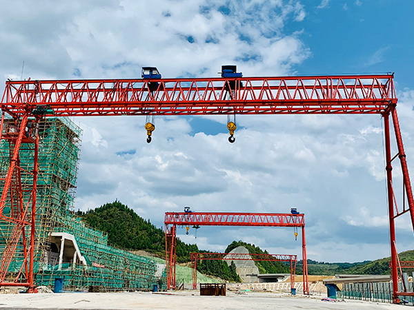 云南玉溪龍門(mén)吊出租公司MHGY10噸龍門(mén)吊做保養(yǎng)