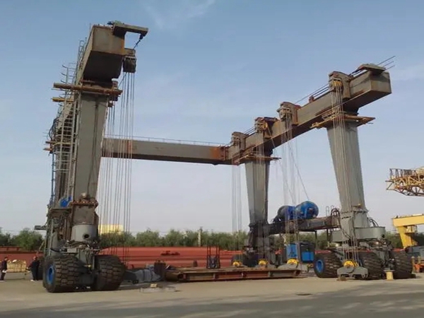 浙江紹興游艇輪胎吊公司游艇輪胎吊運(yùn)行狀態(tài)